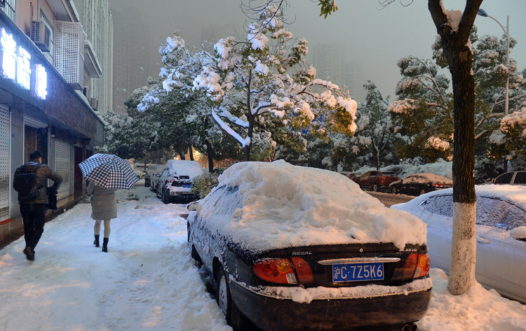Picture 7 of Thousands of cars in Changzhou are covered by snow for many days