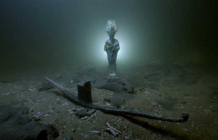 Picture 1 of Thousands of years of wrecks containing gold coins in the Egyptian sea