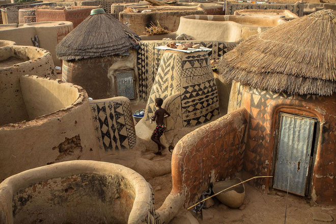 Picture 14 of Tiébélé: An ancient village made of cow dung, every house is a work of art