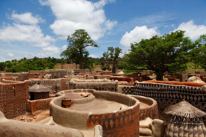 Picture 5 of Tiébélé: An ancient village made of cow dung, every house is a work of art