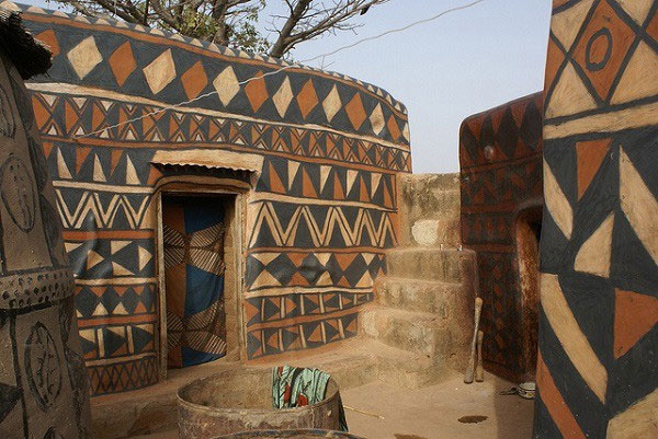 Picture 7 of Tiébélé: An ancient village made of cow dung, every house is a work of art