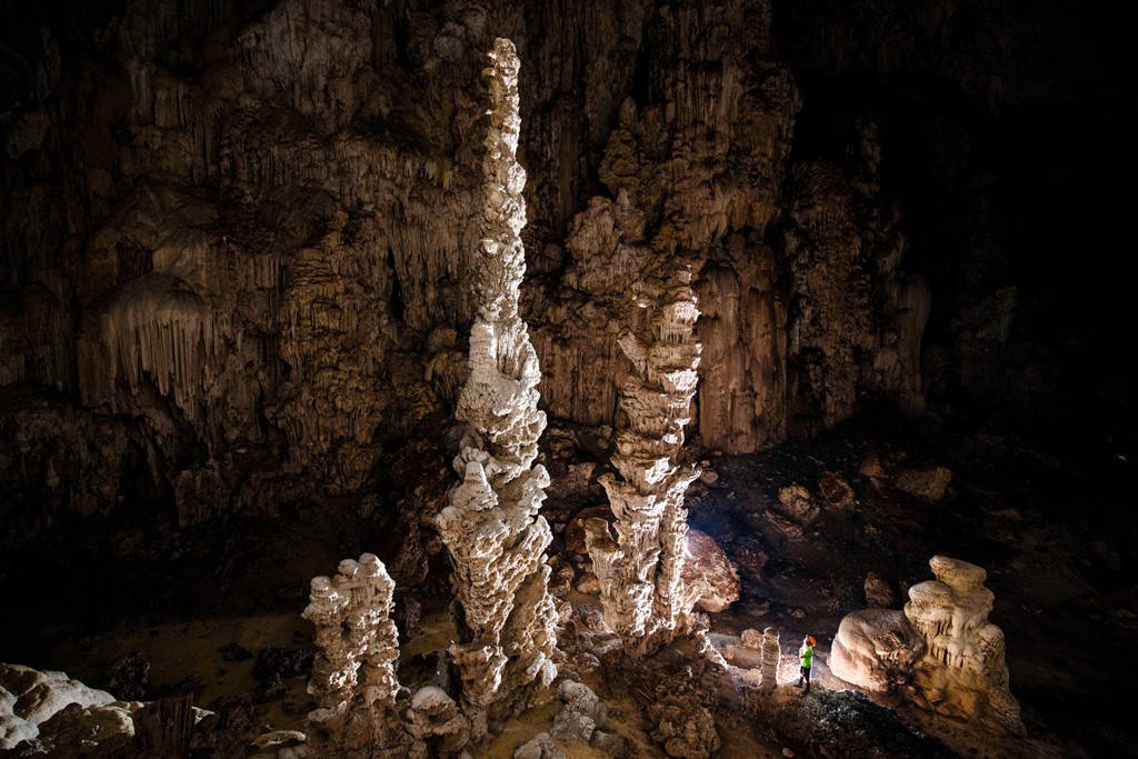 Picture 12 of Tien 2 Cave - 'anonymous heaven' is exploited tourism