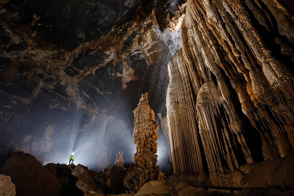 Picture 7 of Tien 2 Cave - 'anonymous heaven' is exploited tourism