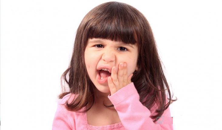 Picture 1 of Tips to manage when a child has a fever, teething pain