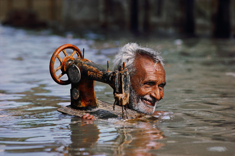 Picture 10 of Today, the whole world exchanged smiles