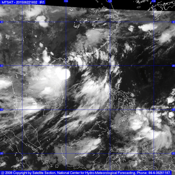 Picture 2 of Tonight, Bac Bo rains lightly, there is a place of heavy rain due to the effects of storms