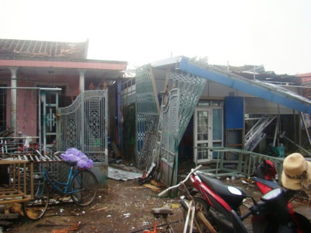 Picture 3 of Tornado shattered pre-schools and dozens of houses