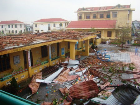 Picture 4 of Tornado shattered pre-schools and dozens of houses