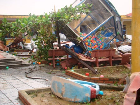 Picture 5 of Tornado shattered pre-schools and dozens of houses
