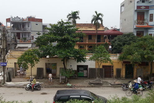 Picture 1 of Tornadoes damaged dozens of houses in Hanoi