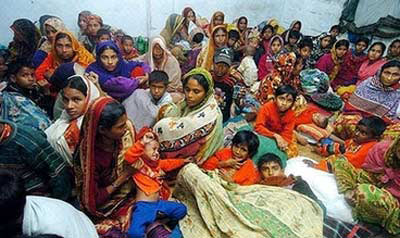 Picture 2 of Tornadoes die more than 600 Bangladeshi people