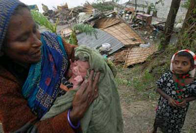 Picture 3 of Tornadoes die more than 600 Bangladeshi people
