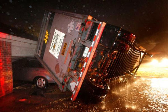 Picture 1 of Tornadoes ravaged America, 100 casualties
