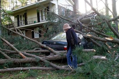 Picture 11 of Tornadoes spill over half of America, 45 people died