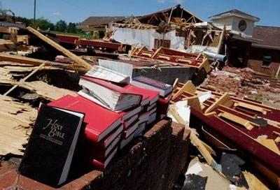 Picture 6 of Tornadoes spill over half of America, 45 people died