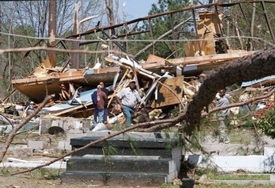 Picture 7 of Tornadoes spill over half of America, 45 people died