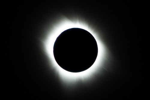 Picture 3 of Total eclipse and Super Moon appeared on March 20