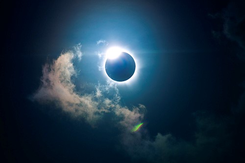 Picture 4 of Total eclipse and Super Moon appeared on March 20