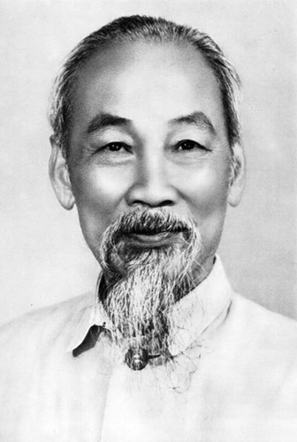 Picture 20 of Touching the simple and noble image of Uncle Ho