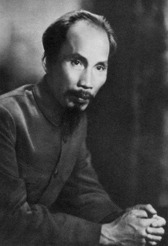 Picture 7 of Touching the simple and noble image of Uncle Ho