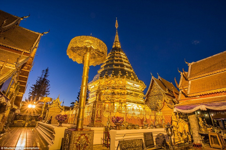 Tran Quoc Pagoda is one of the most beautiful temples in the world images 12