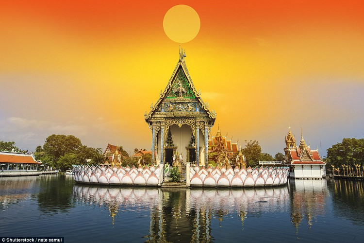 Tran Quoc Pagoda is one of the most beautiful temples in the world images 5