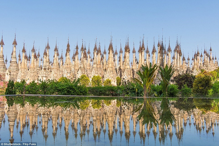 Tran Quoc Pagoda is one of the most beautiful temples in the world images 6