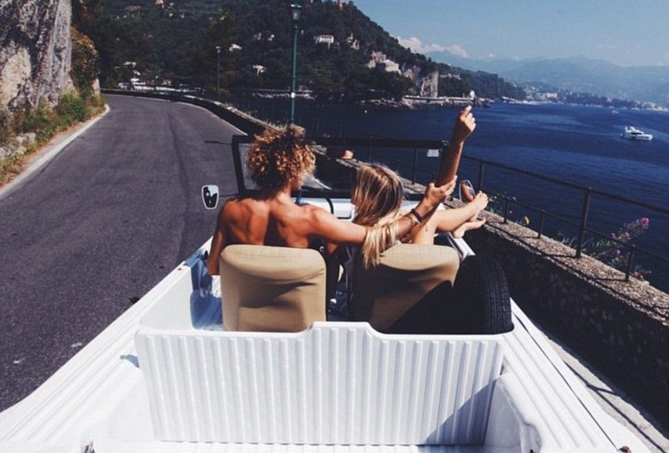 Picture 1 of Traveling and traveling will make you intelligent and happier