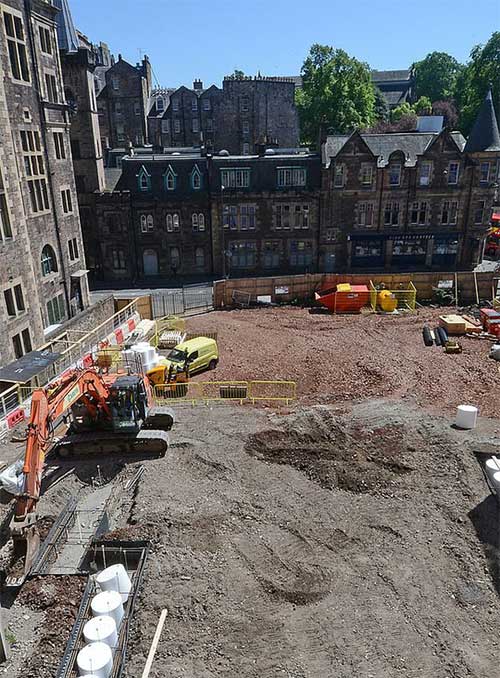 Picture 1 of 'Treasures' and thousands of years of comedy appear at the construction site