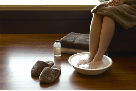 Picture 2 of Treat cold hands and feet