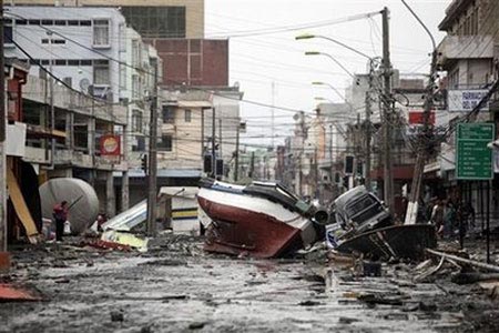Picture 1 of Tsunami flattens a Chilean town