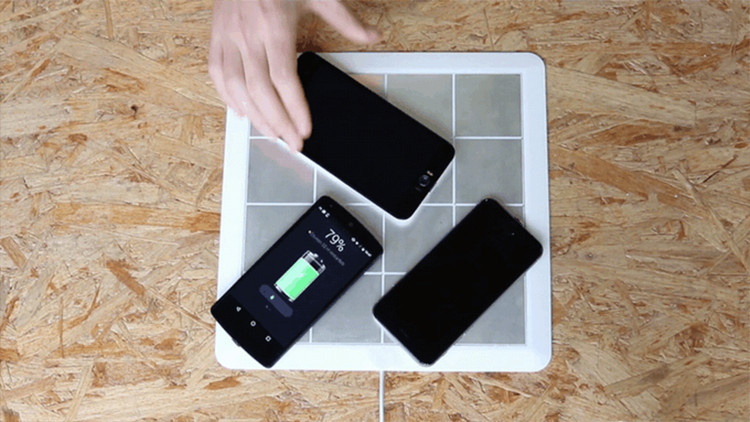 Picture 1 of Turn your phone into a wireless charger with just a sticker