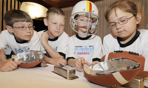 Picture 2 of Two 10-year-old prodigies want to build a space garbage cleaner