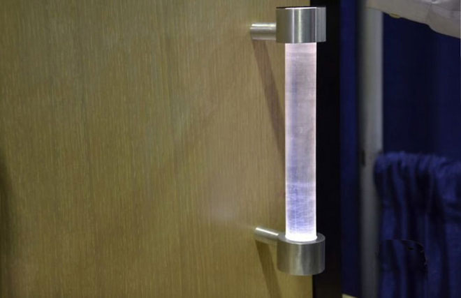 Picture 4 of Two Hong Kong students invented the self-sterilizing door handle, the team afraid of dirty like this
