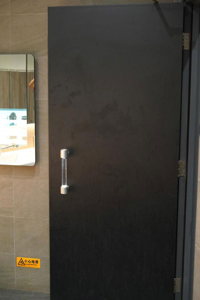 Picture 5 of Two Hong Kong students invented the self-sterilizing door handle, the team afraid of dirty like this