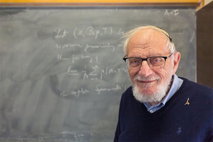 Picture 3 of Two mathematicians find order in the chaos to receive the Abel Prize