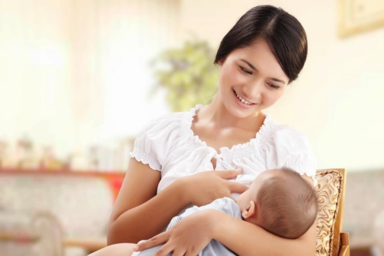 Picture 1 of Two outrageous misconceptions about breast milk and skin-to-skin contact for children