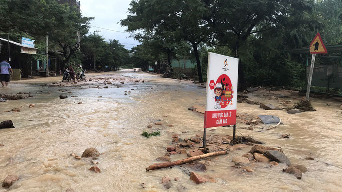 Picture 1 of Typhoon, flood, flooding raging