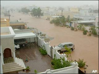 Picture 1 of Typhoon Gonu made at least 75 people dead and missing in Oman and Iran