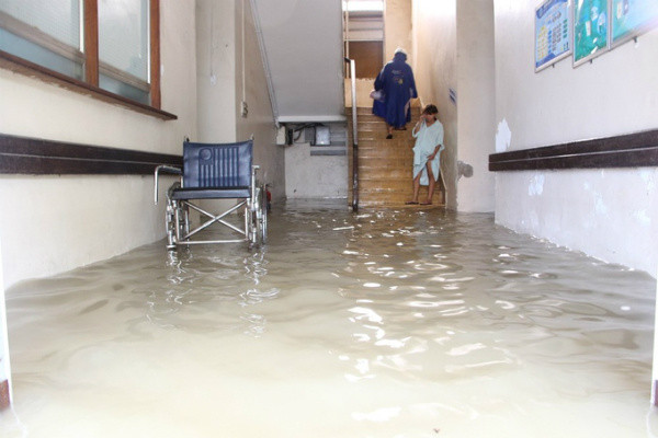 Picture 2 of Typhoon hit Quang Binh - Quang Tri