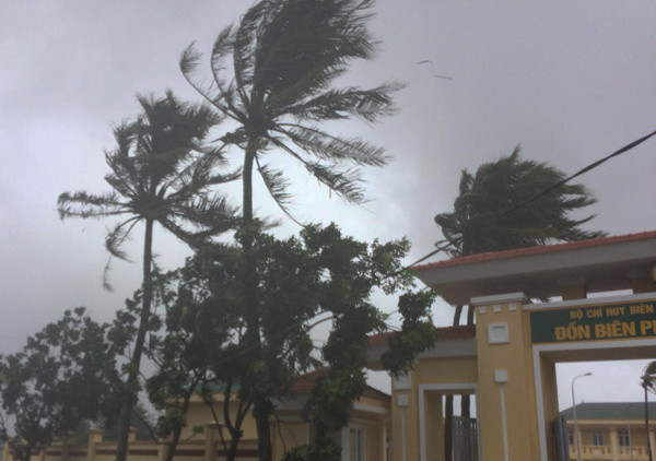 Picture 4 of Typhoon hit Quang Binh - Quang Tri