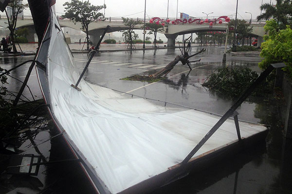 Picture 2 of Typhoon No. 3 approaching Quang Nam - Quang Ngai