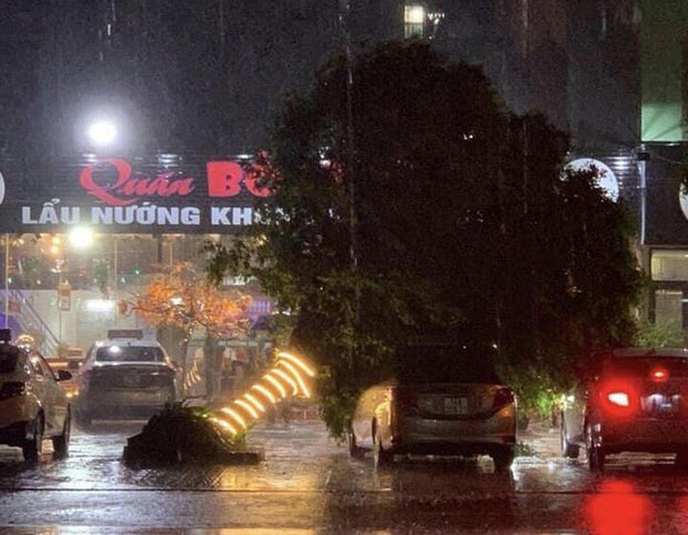 Picture 4 of Typhoons in Quang Ninh cause flooding in Mong Cai, Hanoi and heavy rains threaten to flood many streets
