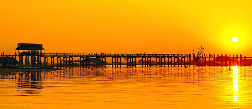 Picture 1 of U Bein - The oldest and longest wooden bridge in the world