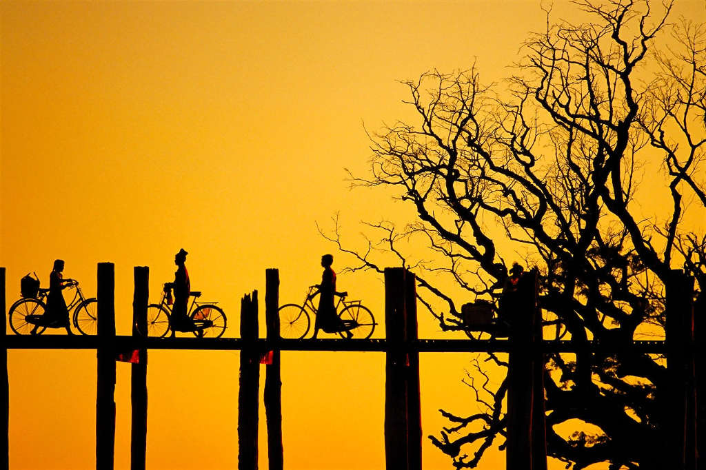 Picture 10 of U Bein - The oldest and longest wooden bridge in the world