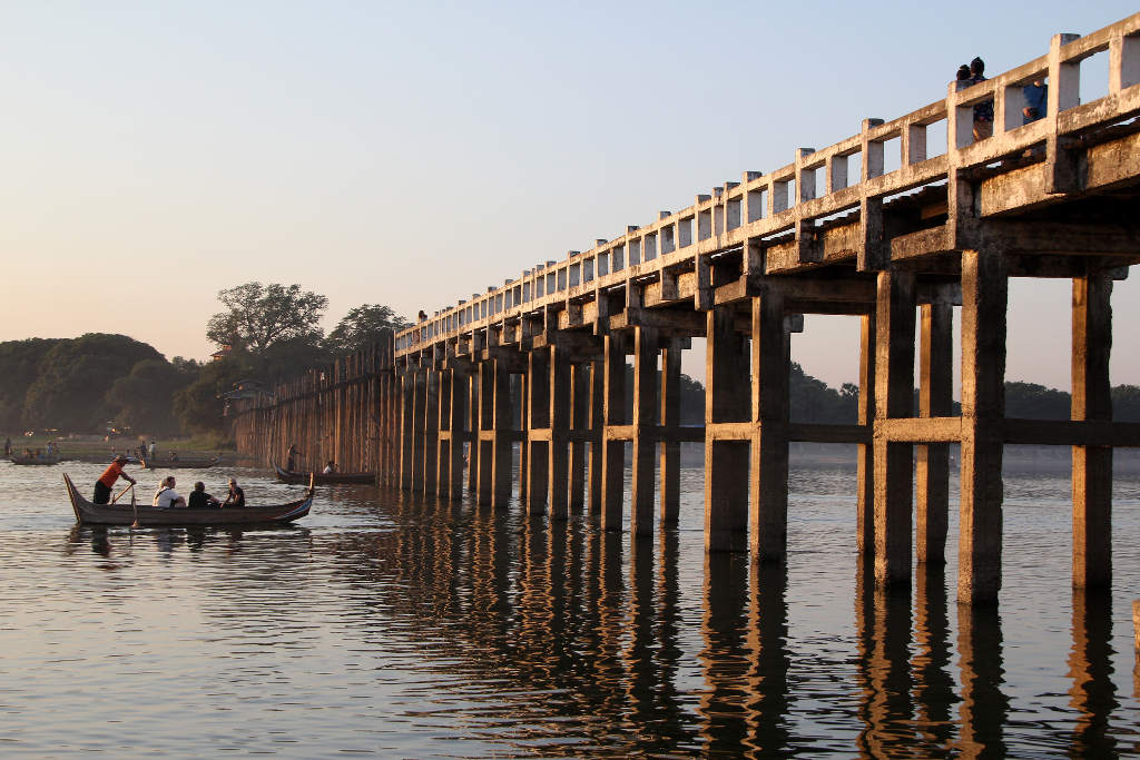 Picture 4 of U Bein - The oldest and longest wooden bridge in the world