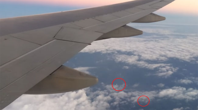 Picture 1 of UFO followed the plane from Canada to Taiwan