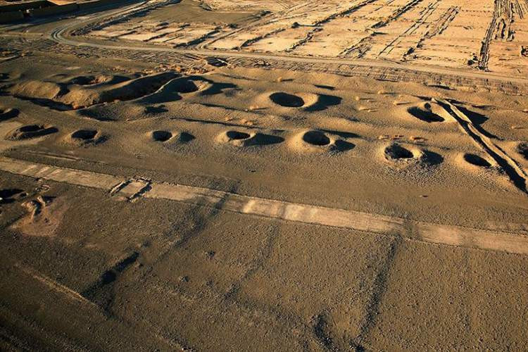 Picture 1 of Underground work in the desert is as long as the Earth's distance to the Moon
