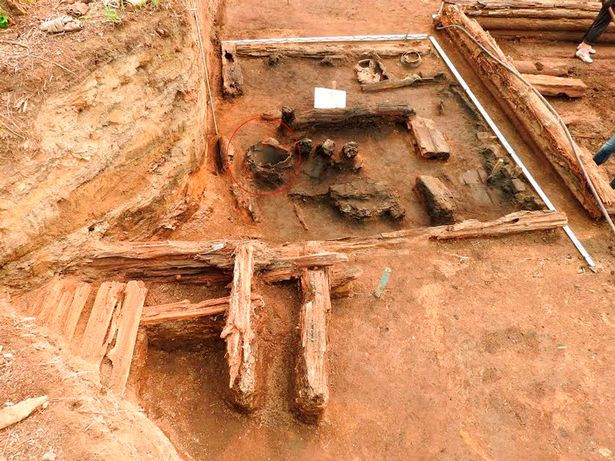 Picture 2 of Unearth burnt house ruins, discover 400-year-old baked radish