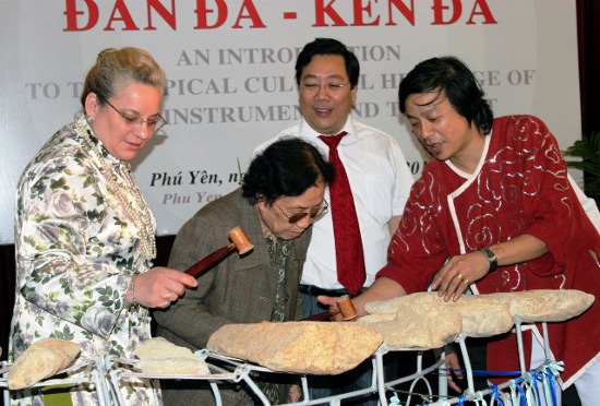 Picture 2 of UNESCO proposed the recognition of the Tuy An stone set and the stone horn of the human heritage